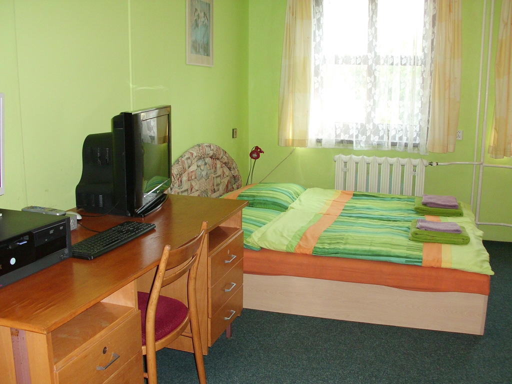 Pension Doctor Dvůr Králové nad Labem Oda fotoğraf