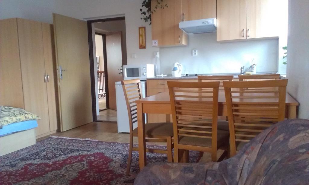 Pension Doctor Dvůr Králové nad Labem Oda fotoğraf